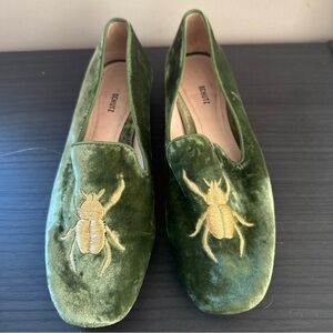 SCHUTZ Green Velvet Loafers with Gold Beetle Size 5